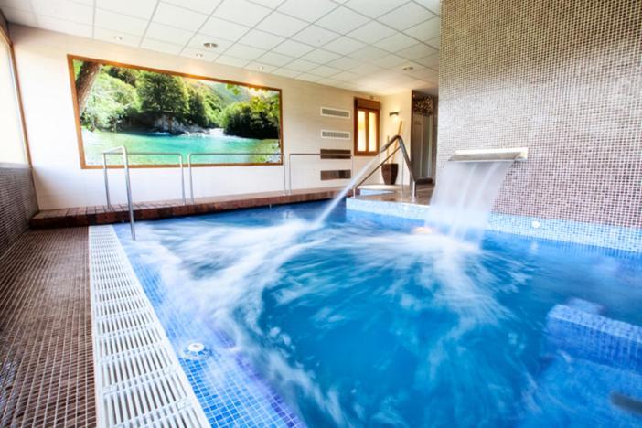 Hotel & Spa Villa De Mestas 메스타스 데 콘 외부 사진